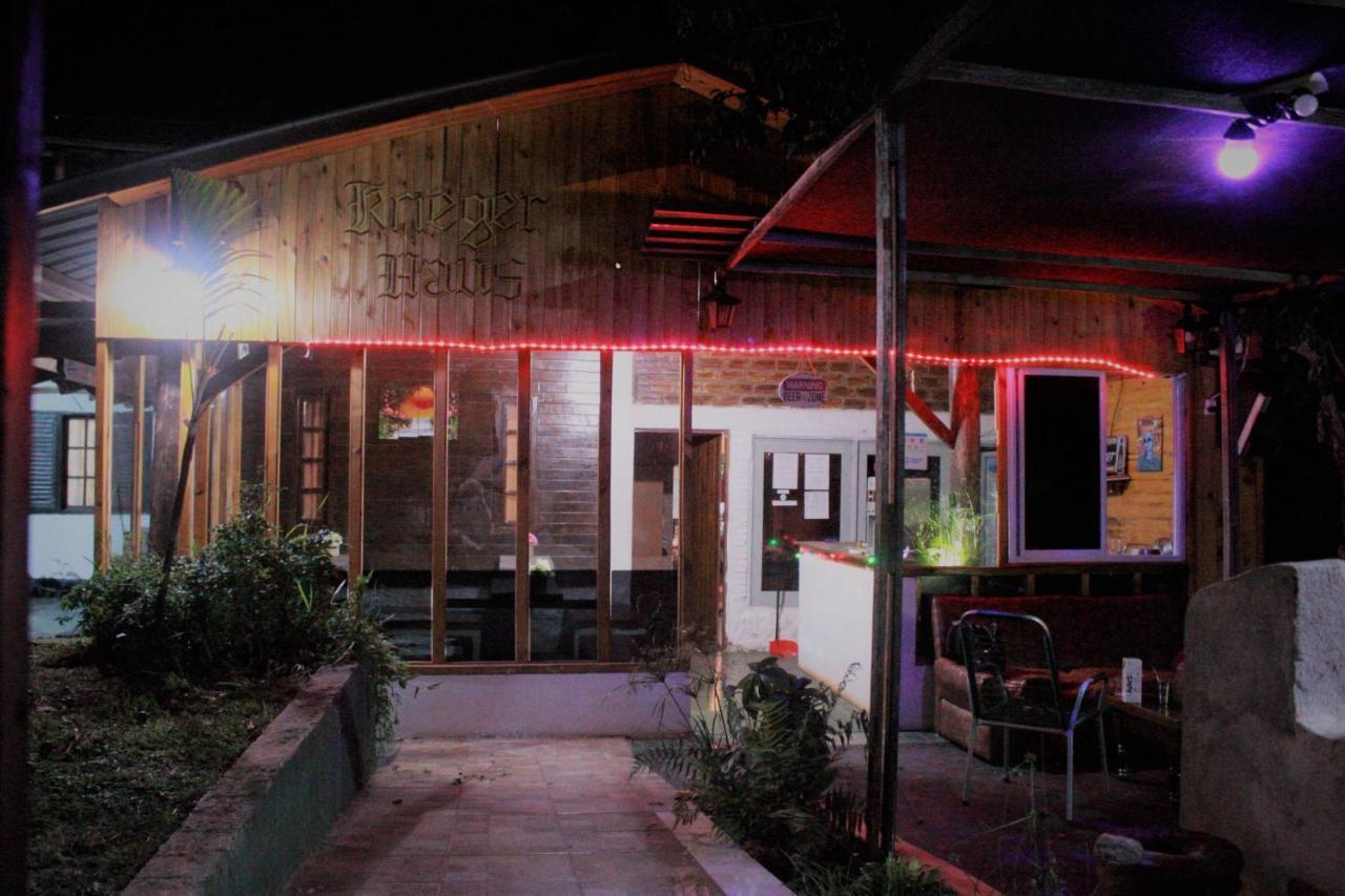 Krieger Haus Hostel Puerto Iguazú Exterior foto
