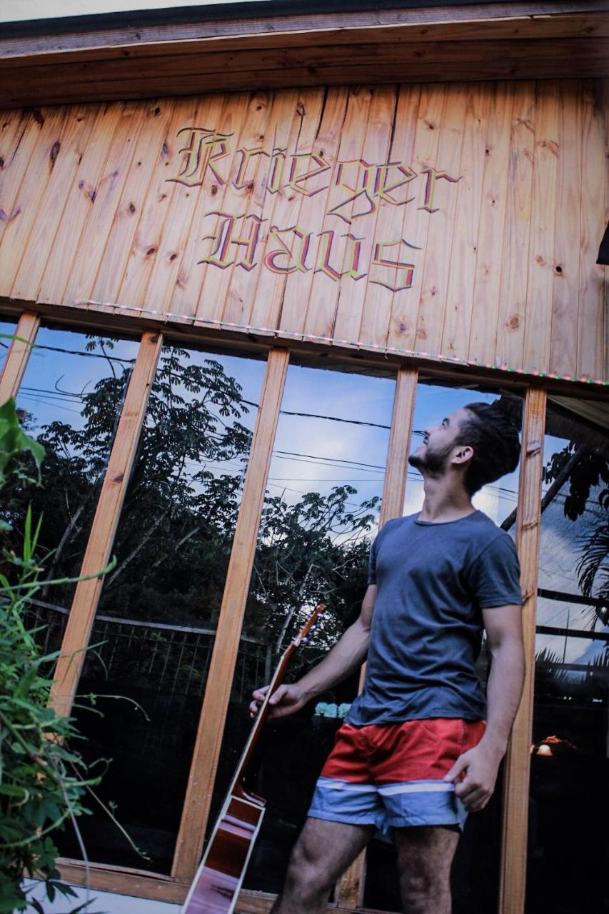 Krieger Haus Hostel Puerto Iguazú Exterior foto