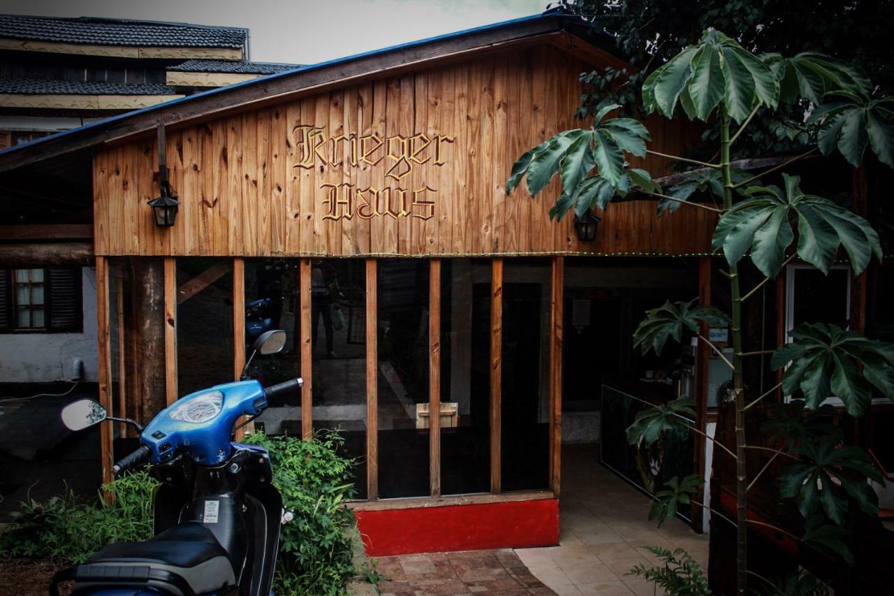 Krieger Haus Hostel Puerto Iguazú Exterior foto